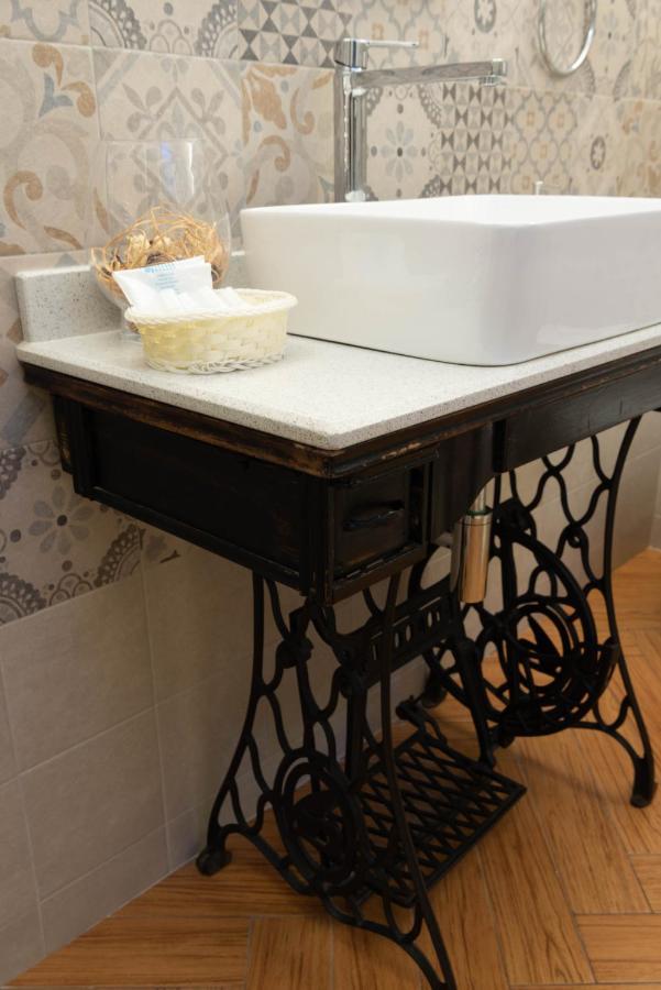 Cadelli Luxury Suite & Apartments Lecce Dış mekan fotoğraf